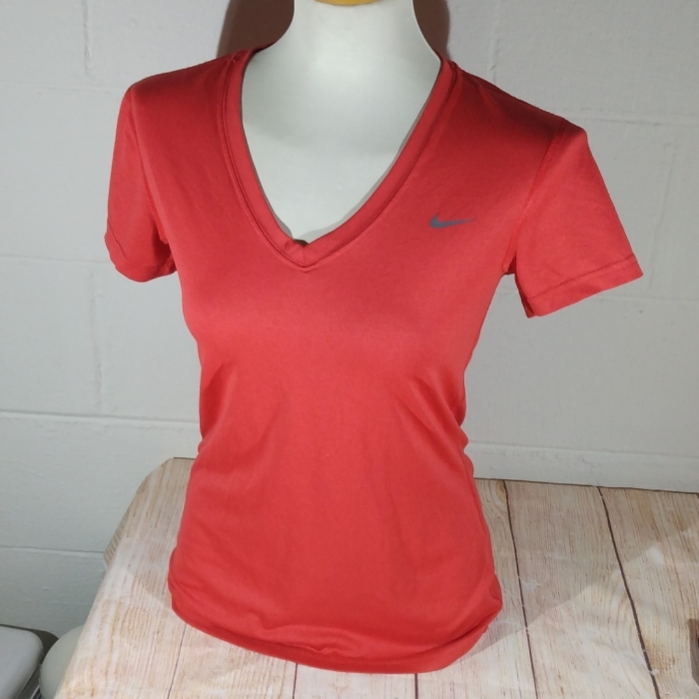 Nike dri fit tee shirt